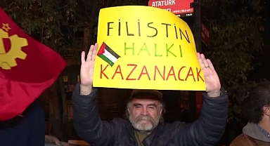 TKP, İsrail’i büyükelçilik konutu önüne Filistin bayrağı asarak protesto etti