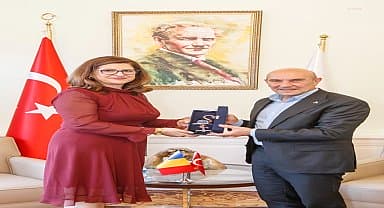 Tunç Soyer: İzmir'den Romanya'ya direkt uçuşlar için çalışacağız
