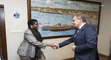 Vahap Seçer, Güney Afrika Cumhuriyeti Ankara Büyükelçisi Letsatsi-Duba ile bir araya geldi