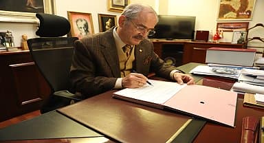 Yılmaz Büyükerşen'den şiddet ve tacizi önleme belgesine imza