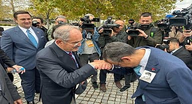 Yılmaz Büyükerşen, Ecevit'i anma törenine katıldı