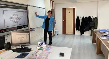 Yozgat'ta okuma yazma bilmeyen 56 yetişkin, halk eğitim merkezinde kurs görüyor