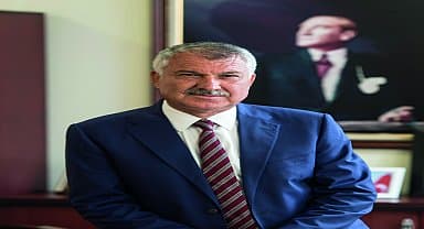 Zeydan Karalar: "Türkiye Cumhuriyeti güzel ve aydınlık bir geleceğe ancak bilimsel eğitimle, öğretmenlerimizin özverisiyle yürüyebilir"