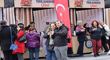 3. Geleneksel Türk Kahvesi Festivali İzmit'te yoğun ilgiyle başladı