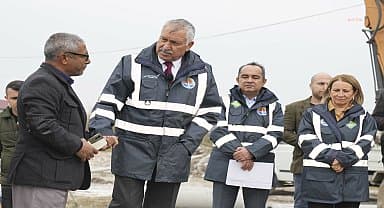 Adana Büyükşehir Belediye Başkanı Karalar, devam eden çalışmaları yerinde inceledi