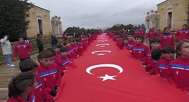 Altınordu Spor Kulübü, Cumhuriyet'in ve kulübün kuruluşunun 100. yıl dönümünde Anıtkabir'i ziyaret etti