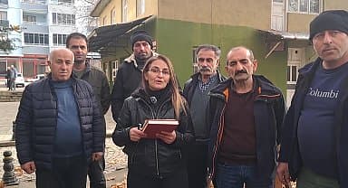 Ardanuçlu arıcılar, Açık Ceza İnfaz Kurumu Müdürlüğü'nün İç Ege'den aldığı balları Ardanuç Balı etiketiyle satmasına tepki gösterdi