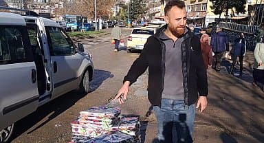 Ardanuçlu çorap satıcısı: "11 çifti 100 lira ama yine de satış yok"