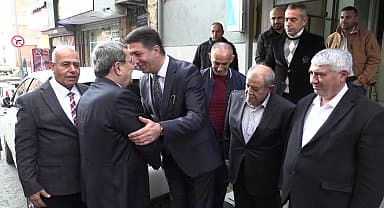Başkan Batur, Anadolu Birliği Derneği'ni ziyaret etti: "Bu kenti iyi tanıyorum. İzmir'in beklentisi olan dönüşümü getirecek tecrübemiz var"