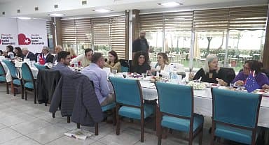 Bayraklı Belediyesi, 'sürdürülebilir tüketim için pratik ve pedagojik deneyim' başlıklı AB projesini tanıttı