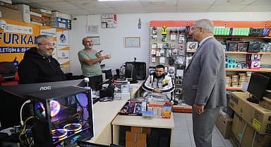 Belediye Başkanı Tarhan, Mezitli esnafıyla bir araya geldi