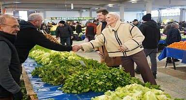 Bilecik Belediye Başkan Vekili Subaşı, kapalı pazar esnafını ziyaret etti