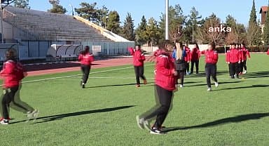 Burdur'da Kadın futbol takımı kuruldu. Takım kaptanı can: "kadınlara olan görüşlerin futbolla değişeceğinden eminiz"
