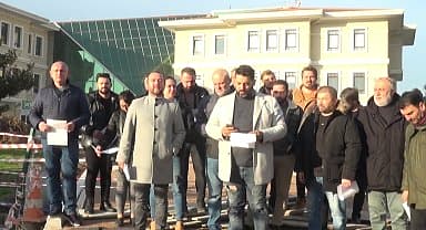 Bursa fotoğrafçılar odası üyeleri Osmangazi Belediyesi'nin fotoğraf-görüntü ihalesini protesto etti, ihale iptal edildi