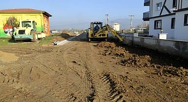 Çine Belediyesi ekipleri yeni yollar için iş başında