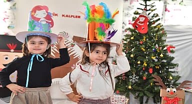 Çukurova'da miniklerden yeni yıl kutlaması