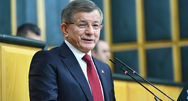 Davutoğlu’dan İsrail’e giden gemiler için çağrı: “Limanlara yürüyüp engel olmaya var mısınız?”