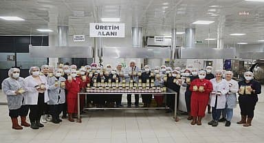 Efeler'de yüzde 100 kadın emeği tarımsal ürün fabrikası, faaliyetlerine devam ediyor