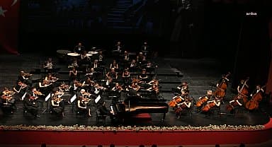 Eskişehir Büyükşehir Belediyesi Senfoni Orkestrası'ndan etkileyici konser
