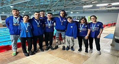 Eskişehir Büyükşehir Belediyesi yüzücülerinden büyük başarı