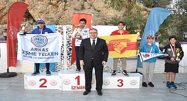 Foça İzmir il birinciliği yelken yarışlarına ev sahipliği yaptı