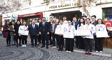 Foçalı öğrenci şefler, Başkan Fatih Gürbüz'ü ziyaret etti
