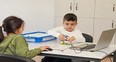 Gaziemir'in çocukları geleceği kodluyor 