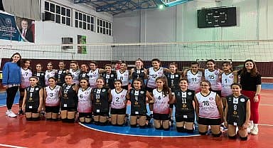 Germencik Belediyespor Kadın Voleybol Takımı ilk galibiyetini aldı