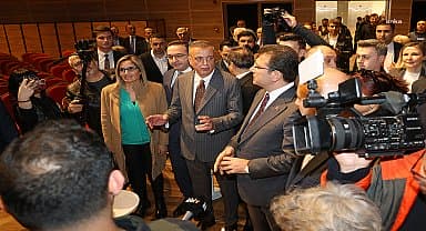 İBB Başkanı İmamoğlu, Ataşehir Belediyesi İnal Aydınoğlu Kültür Merkezi'ni ziyaret etti