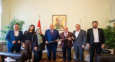 İzmir Büyükşehir Belediye Başkanı Tunç Soyer'e destek ziyaretleri