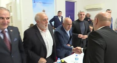 İzmir Büyükşehir Belediye Başkanı Tunç Soyer, İzmir'deki Erzurumlularla buluştu