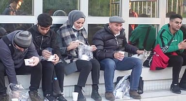 İzmir Büyükşehir Belediyesi, yeni yıl öncesi üniversite öğrencilerinin kartlarına eğitim desteğini yatırdı