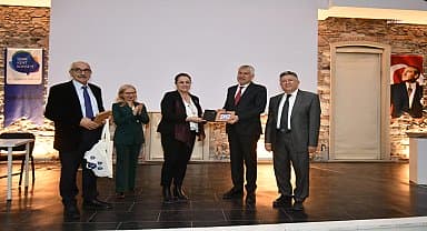İzmir'de depremle yaşam sempozyumu yapıldı