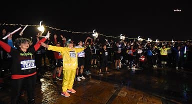 İzmir en uzun gecede koştu