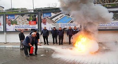 İzmir İtfaiyesi'nden zabıta personeline yangın güvenlik eğitimi verildi