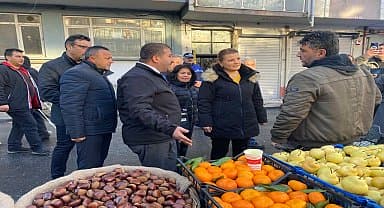 İzmit Belediye Başkanı Hürriyet, güne pazarcı esnafı ziyaretiyle başladı