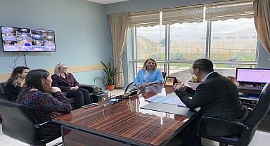 İzmit Belediye Başkanı Hürriyet, öğretmenlerle bir araya geldi