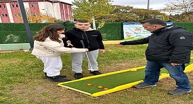İzmit Belediyesi'nin otizm spor ve yaşam evi, Gölcük'ten gelen öğrencileri ağırladı
