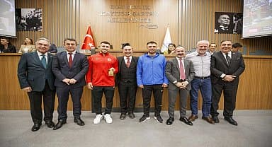 Kemeraltı esnafından 2024'te katı atık bedeli alınmayacak