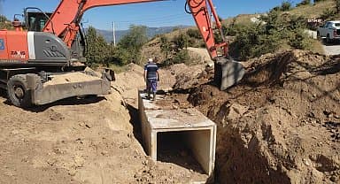 Kiraz'da derelerden 4 bin 320 ton atık çıkarıldı