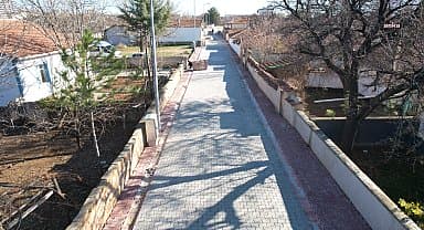 Kırşehir Belediyesi, Bahçelievler Mahallesi'nde sert zemin çalışması yapıyor