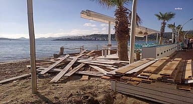 Kıyı işgali yapan işletmeye bodrum belediyesinden müdahale