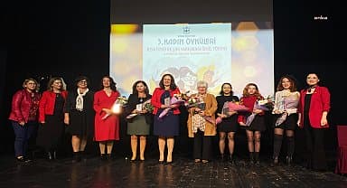Konak'ta kadın yazarlar ödüllerine kavuştu