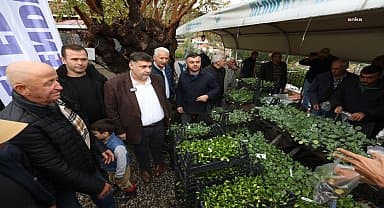 Menderes Belediyesi üreticilere 10 bin fide dağıttı
