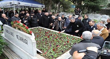 Merhum Başkan Mehmet Ali Büklü, Kartal'daki mezarı başında anıldı