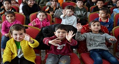 Mersin Büyükşehir tüm çocukları tiyatroyla buluşturuyor