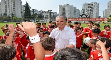 Muratpaşa Belediyesi'nden 94 kulübe 7'şer bin lira destek