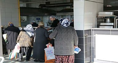 Odunpazarı Belediyesi yılbaşında ihtiyaç sahiplerini unutmadı