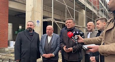 Orhan Sarıbal, Elazığ'da İBB'nin yaptırdığı okulda incelemelerde bulundu: "hiçbir gencin bir yurdun asansöründen düşerek hayatını kaybetmeyeceği binaları inşa edebiliriz"