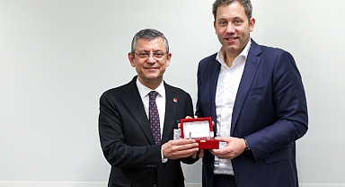 Özgür Özel, Berlin'de SPD Eş Genel Başkanı Lars Klingbeil ile bir araya geldi